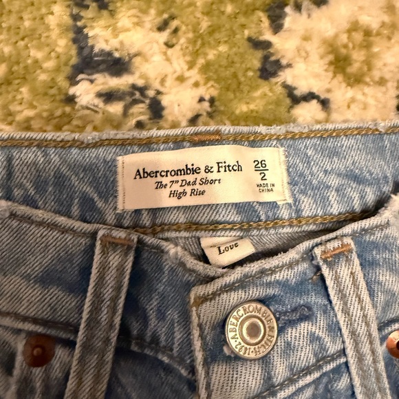 Abercrombie The 7” Dad Short NWT curve love - Picture 2 of 4